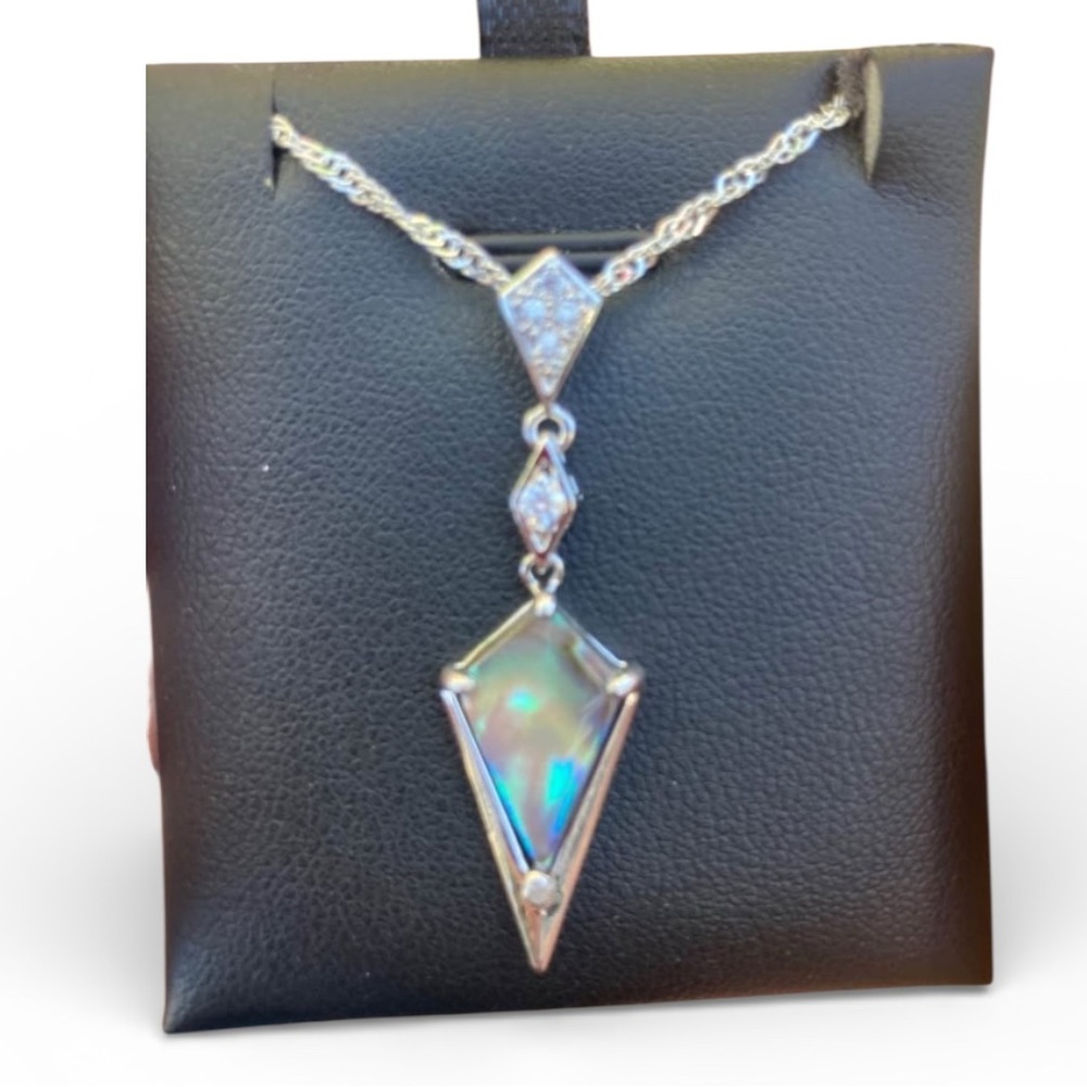 Elegant Silver Pendant Necklace